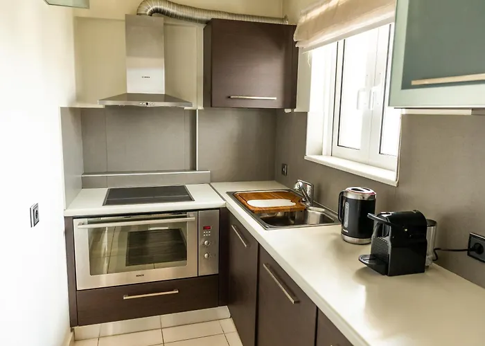 Cosy Stays Near The Airport