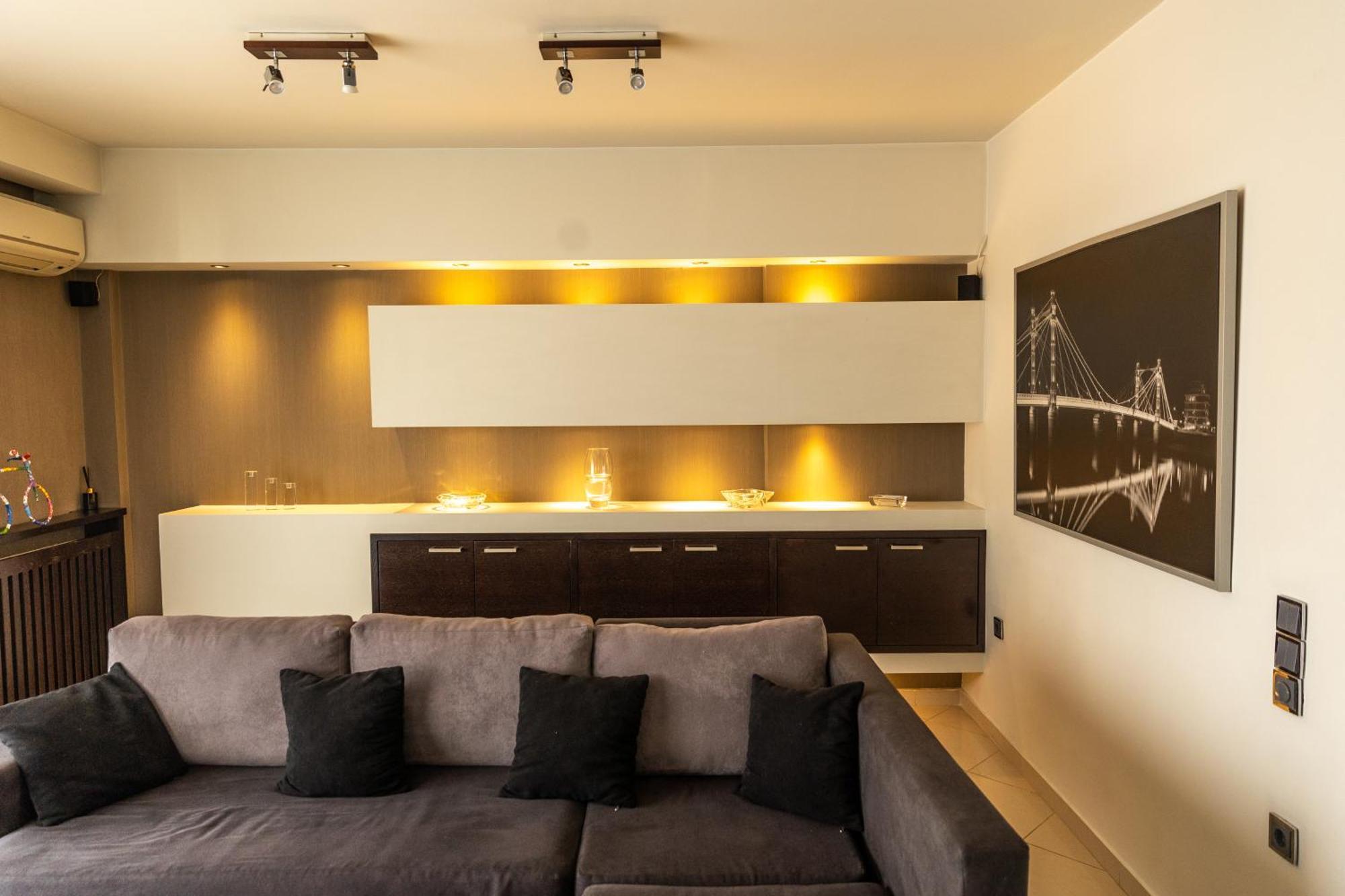 Cosy Near The Airport Apartment